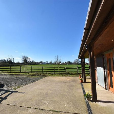 Oak Tree Stables Cottage 伯明翰 外观 照片