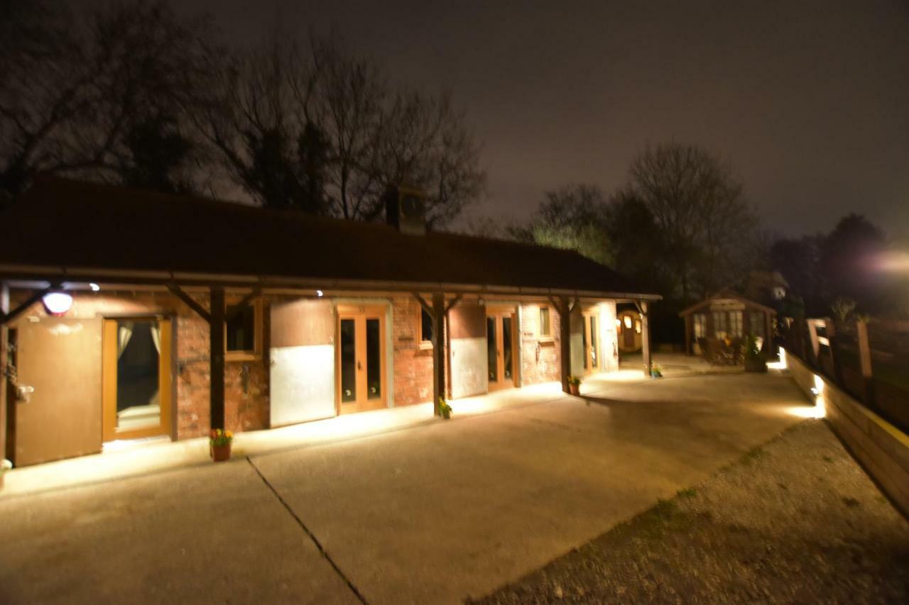Oak Tree Stables Cottage 伯明翰 外观 照片